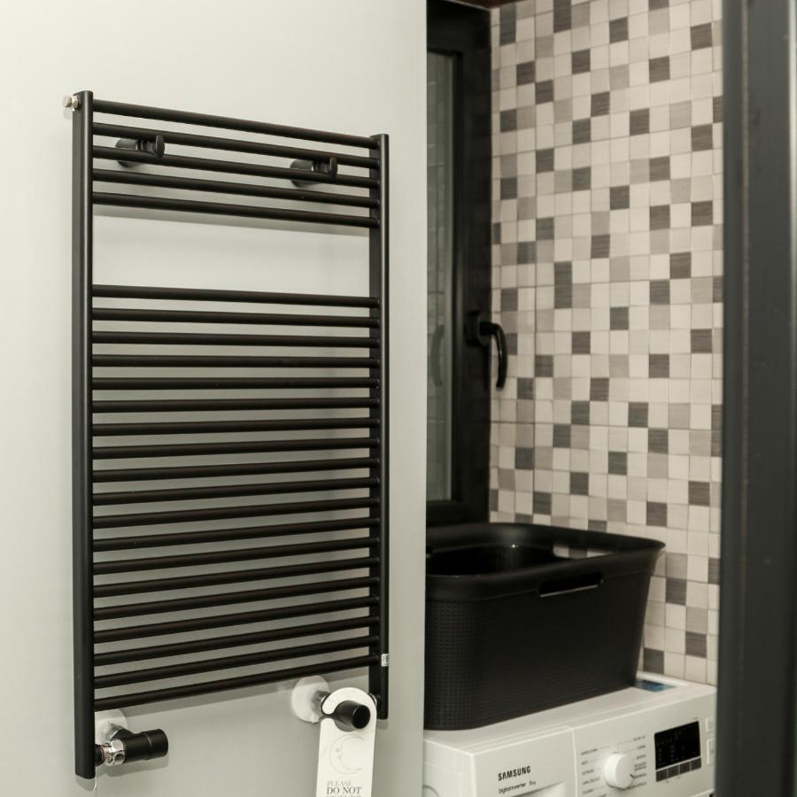 Dislocati Bnb - Jacuzzi Privata - Cucina - Tv60" - Minimal Luxury Marigliano Bagian luar foto