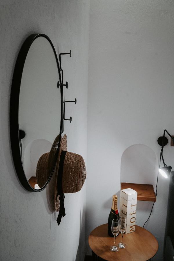 Dislocati Bnb - Jacuzzi Privata - Cucina - Tv60" - Minimal Luxury Marigliano Bagian luar foto