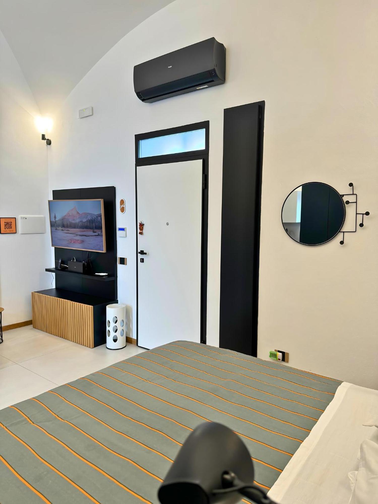 Dislocati Bnb - Jacuzzi Privata - Cucina - Tv60" - Minimal Luxury Marigliano Bagian luar foto