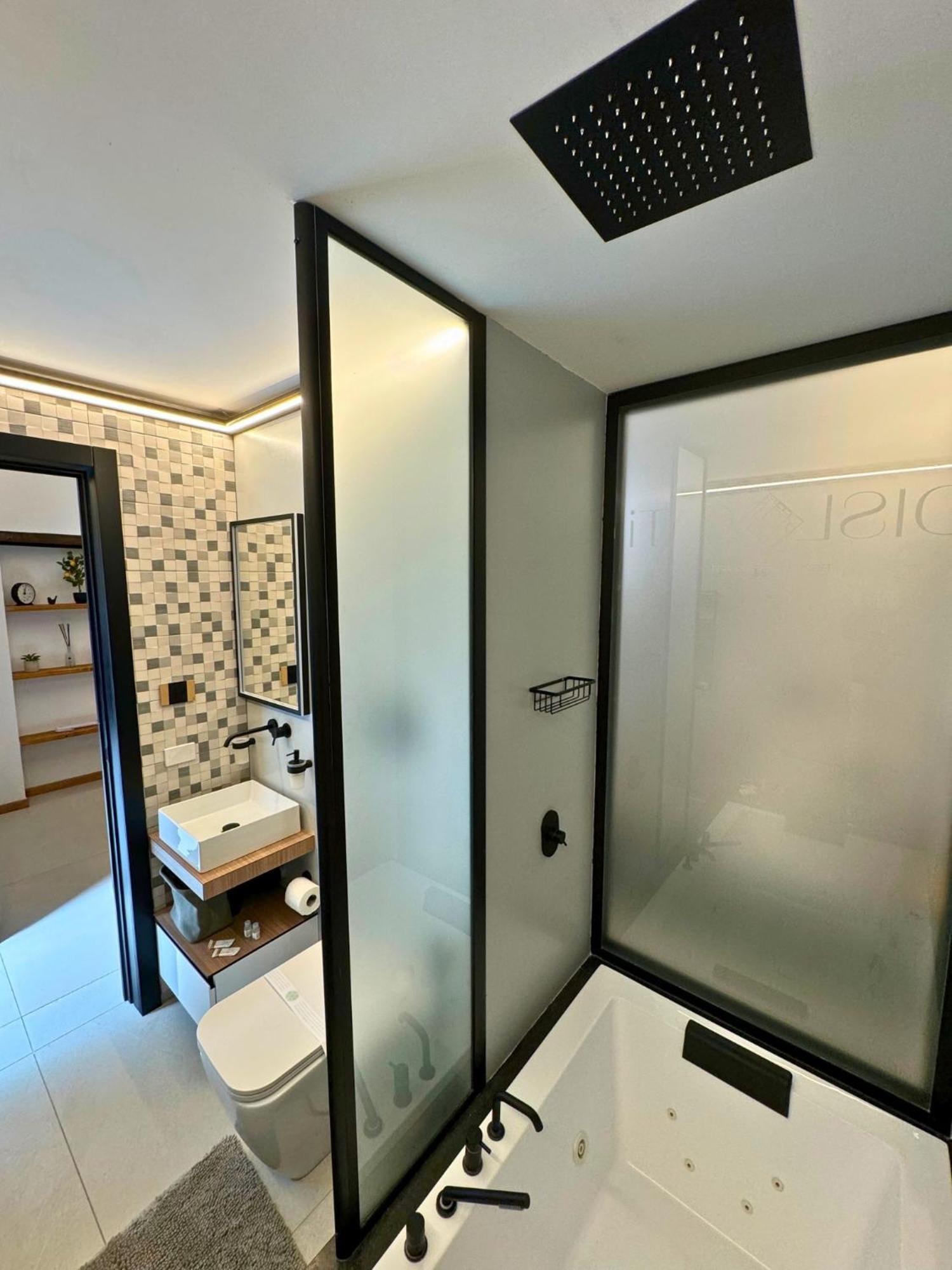 Dislocati Bnb - Jacuzzi Privata - Cucina - Tv60" - Minimal Luxury Marigliano Bagian luar foto