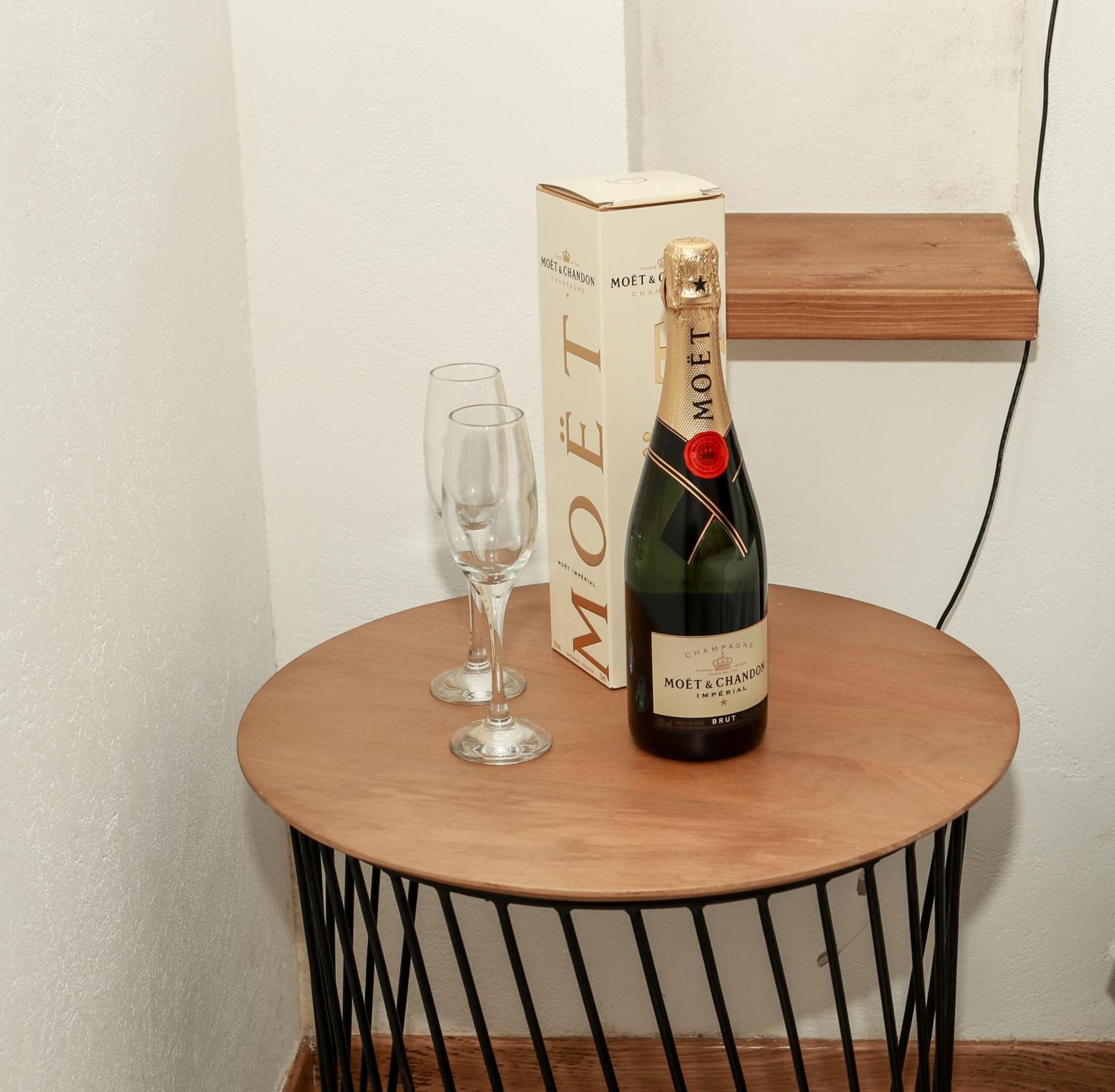 Dislocati Bnb - Jacuzzi Privata - Cucina - Tv60" - Minimal Luxury Marigliano Bagian luar foto